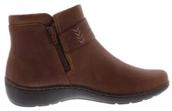 Clarks Women's Cora Rae Ankle Boots -Altra Store 0709430 02