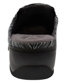 Softwalk Women's 2E Wide Width Slip On Clogs -Altra Store 50272 849367e7 3aba 4381 87a9 74cbb4685d80